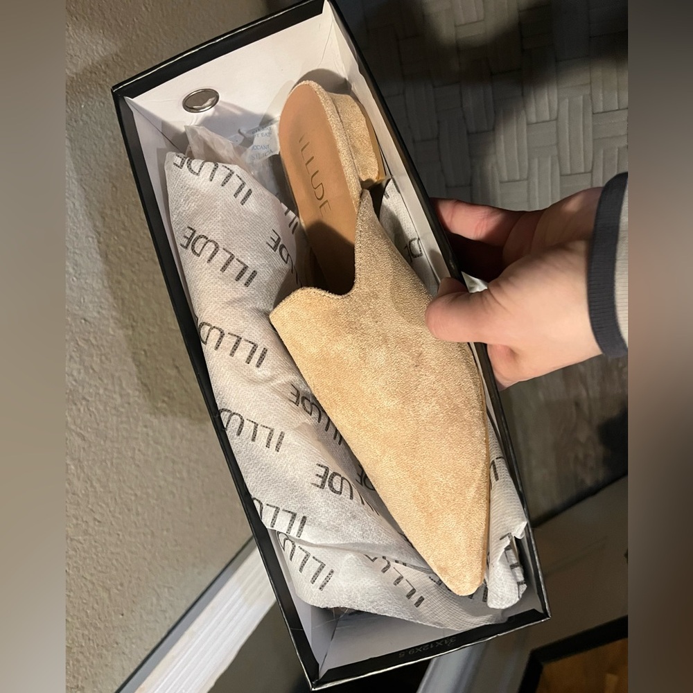 Women's Tan Suede Pointed Toe Slip-On Mules